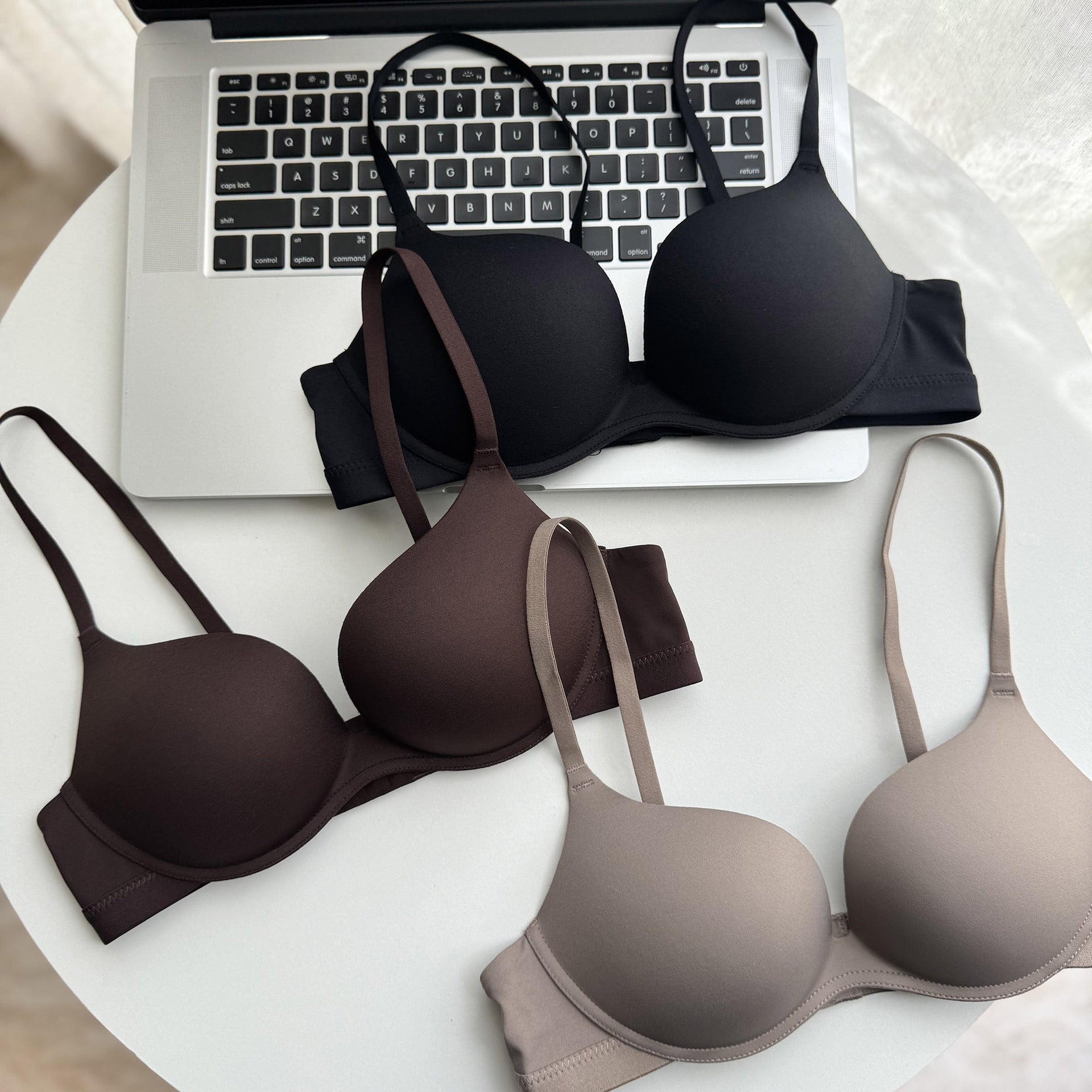 Minimalist Seamless Lift Bra